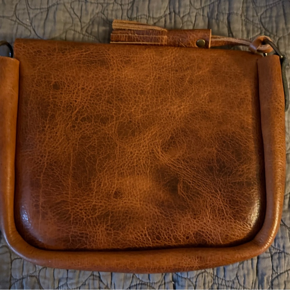 Go Forth Goods Small Kindle Satchel in Peanut Bison - Picture 3 of 11